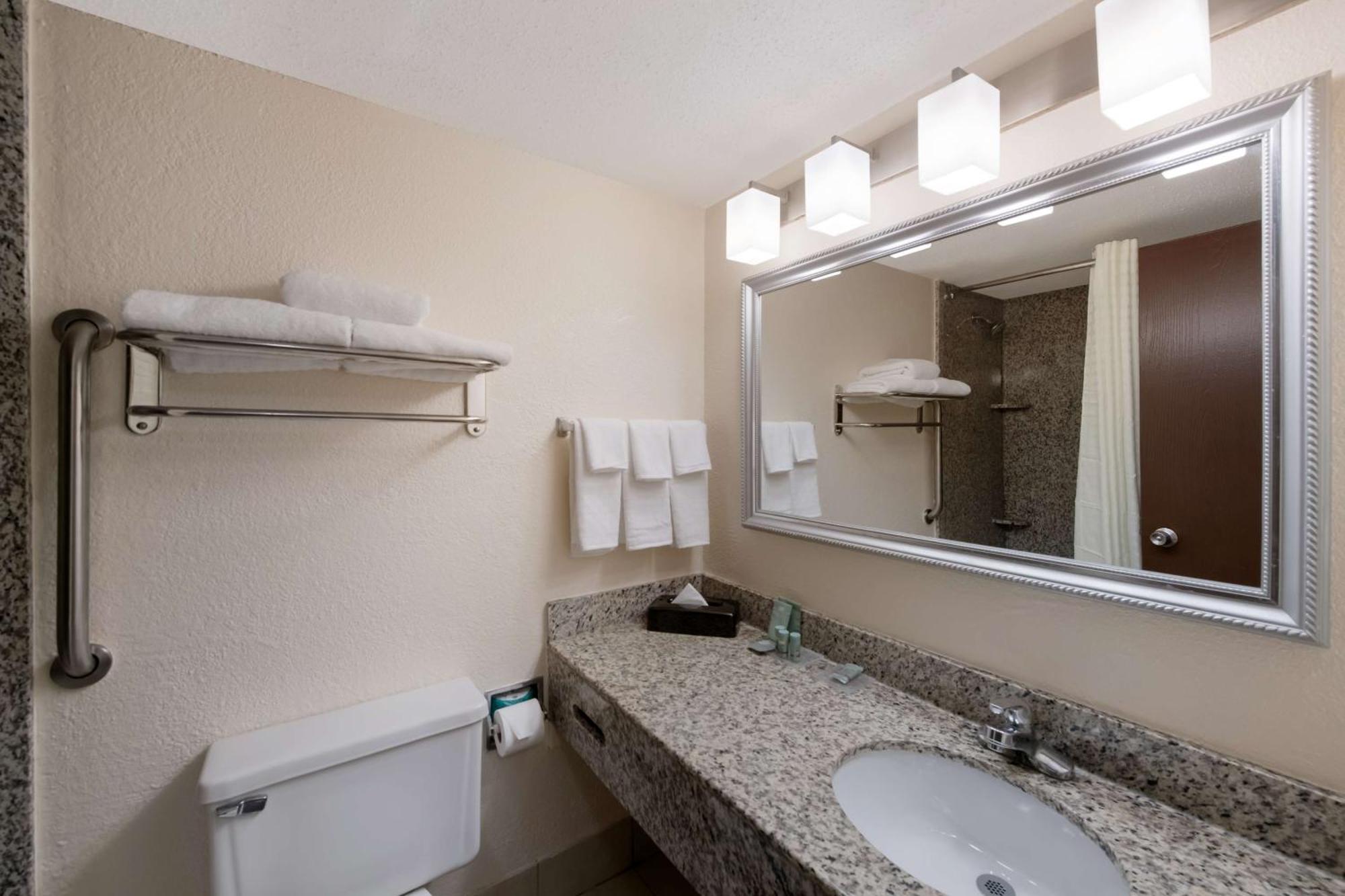 Best Western Hampton Coliseum Inn Dış mekan fotoğraf